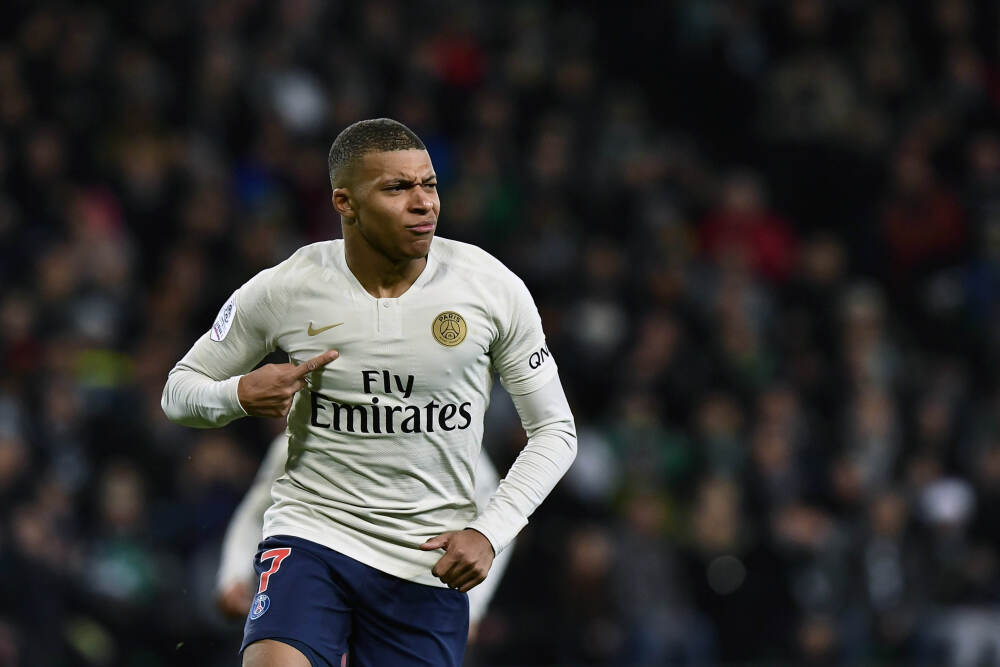 灾难性崩盘！利物浦英超4连败创32年耻辱 夏窗砸4.5亿反不如曼联